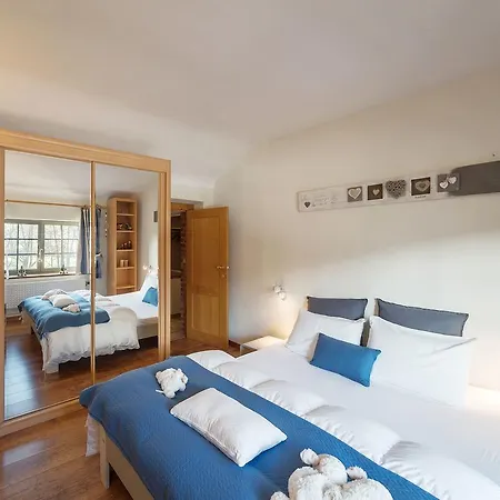 Деревянный коттедж Clos Du Ry De Snaye *